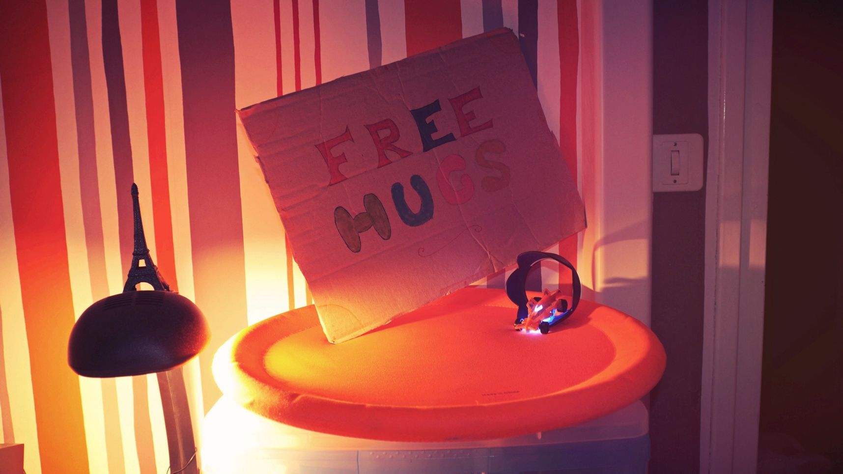 Free Hugs