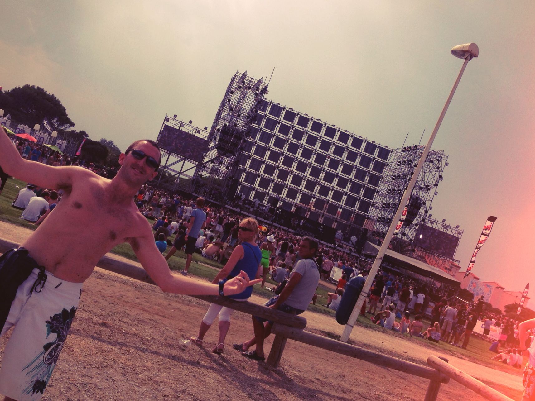 Ici c'est ? L'#Electrobeach !