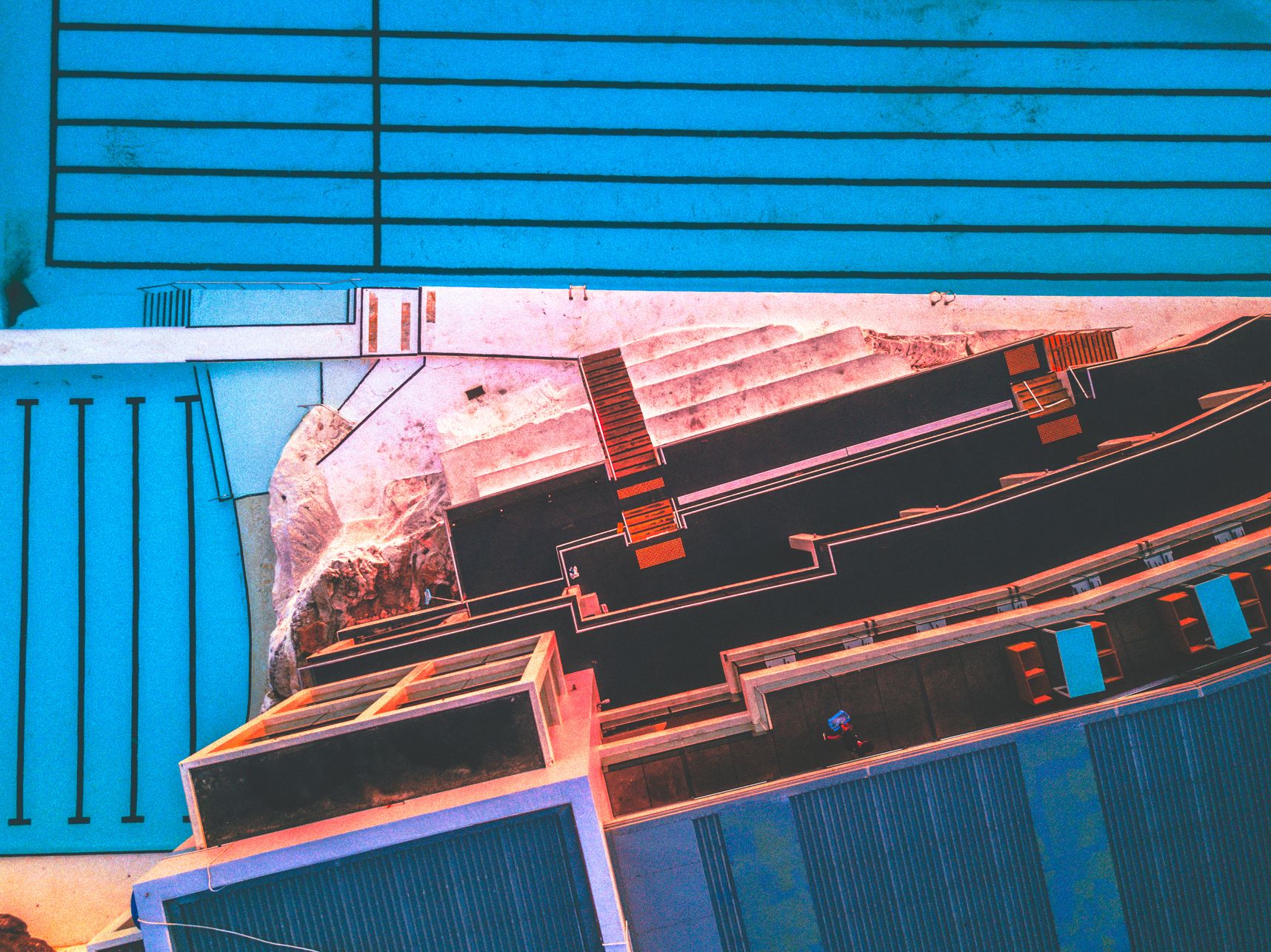 Vue de drone d'une partie de Bondi Icebergs et ses piscines