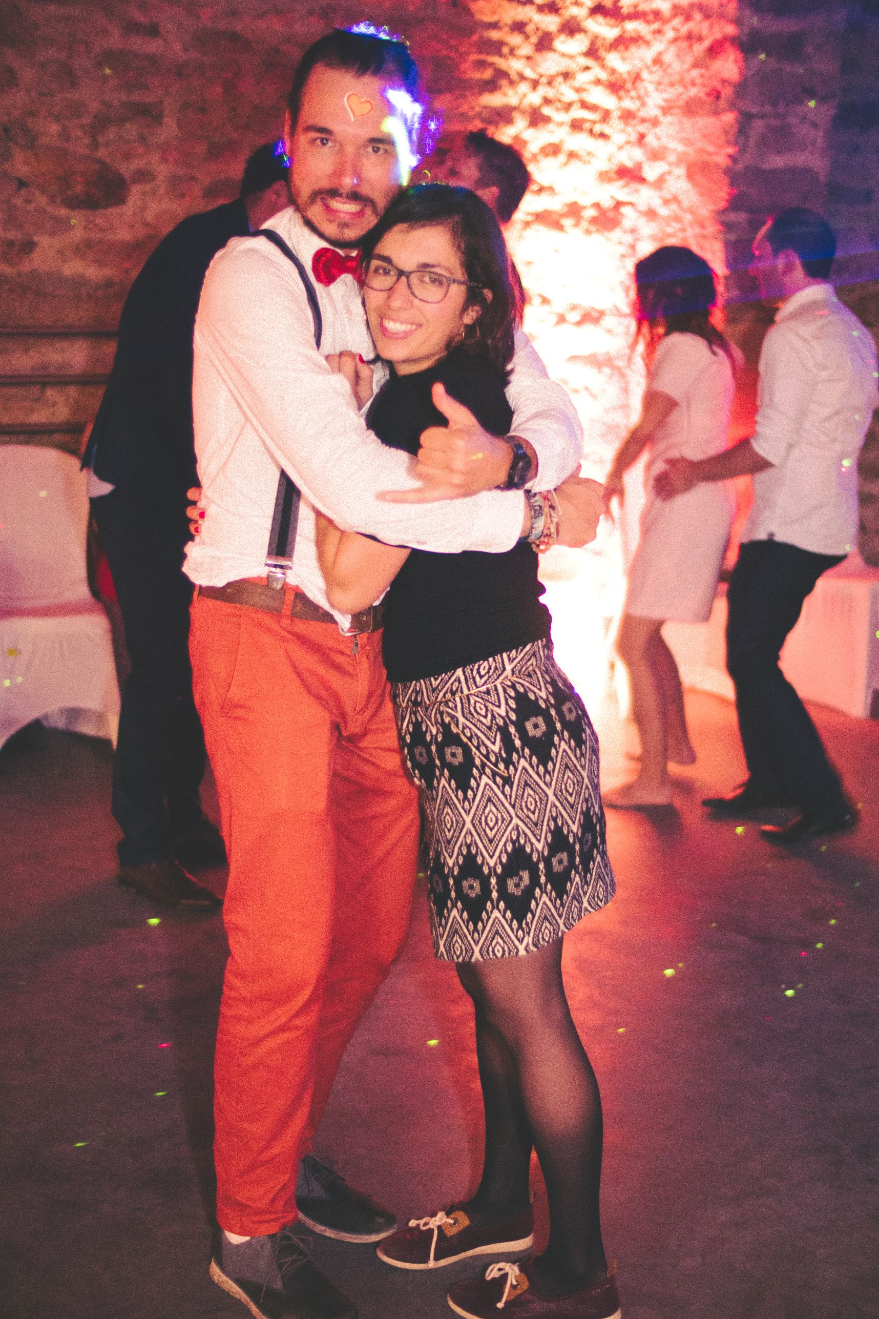 Câlin entre copains·ines